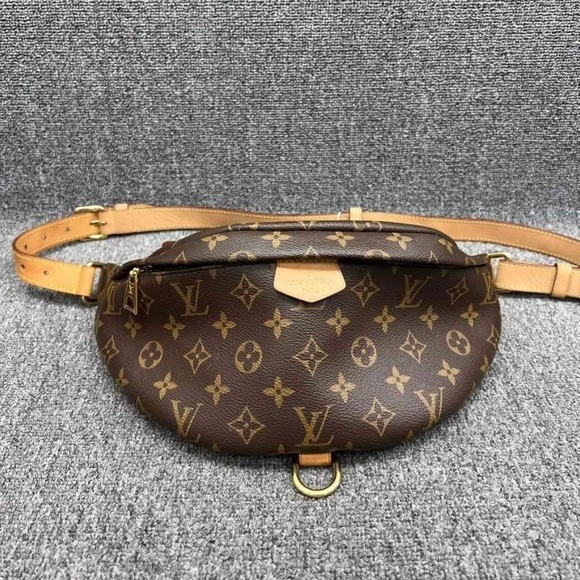 SOLD OUT””””Louis Vuitton monogram bumbag - Picture 1 of 6